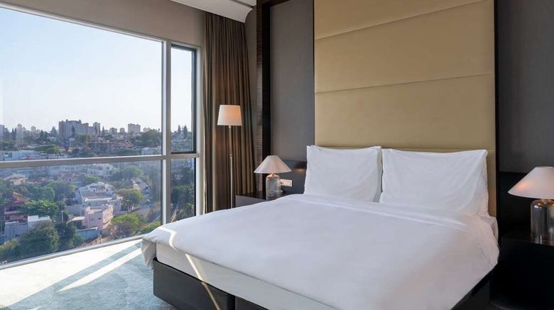 <b>Radisson Blu Hotel Maputo Suite</b>. Images powered by <a href="https://iceportal.shijigroup.com/" title="IcePortal" target="_blank">IcePortal</a>.