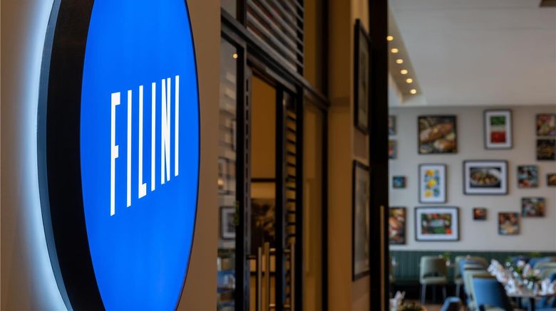 <b>Radisson Blu Hotel Maputo Restaurant</b>. Images powered by <a href="https://iceportal.shijigroup.com/" title="IcePortal" target="_blank">IcePortal</a>.