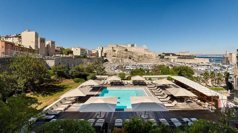 <b>Radisson Blu Hotel Marseille Pool</b>. Images powered by <a href="https://iceportal.shijigroup.com/" title="IcePortal" target="_blank">IcePortal</a>.