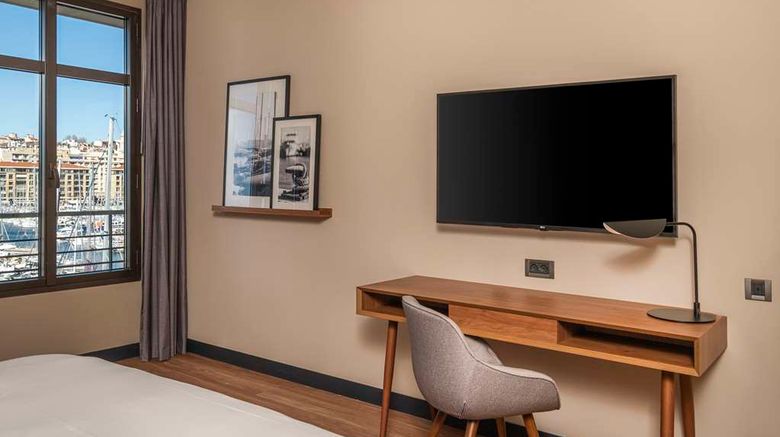 <b>Radisson Blu Hotel Marseille Room</b>. Images powered by <a href="https://iceportal.shijigroup.com/" title="IcePortal" target="_blank">IcePortal</a>.