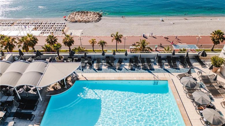 <b>Radisson Blu Hotel Nice Pool</b>. Images powered by <a href="https://iceportal.shijigroup.com/" title="IcePortal" target="_blank">IcePortal</a>.