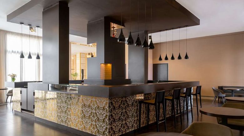 <b>Radisson Blu Hotel N'Djamena Lobby</b>. Images powered by <a href="https://iceportal.shijigroup.com/" title="IcePortal" target="_blank">IcePortal</a>.