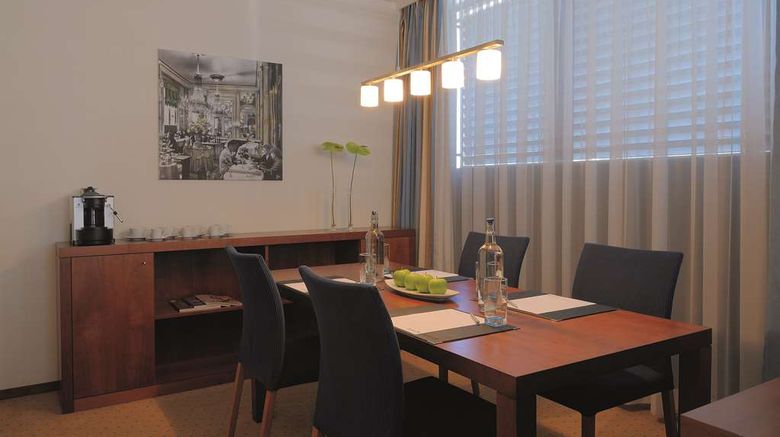 <b>Radisson Blu Hotel St Gallen Suite</b>. Images powered by <a href="https://iceportal.shijigroup.com/" title="IcePortal" target="_blank">IcePortal</a>.