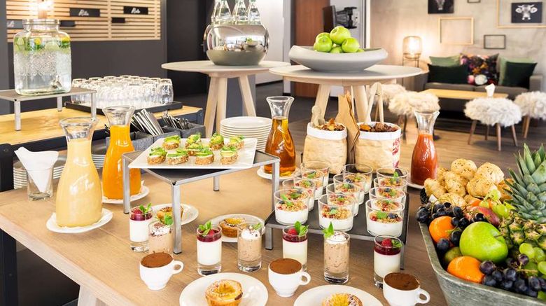 <b>Radisson Blu Hotel St Gallen Meeting</b>. Images powered by <a href="https://iceportal.shijigroup.com/" title="IcePortal" target="_blank">IcePortal</a>.