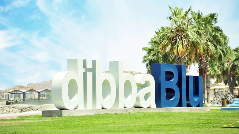 <b>Radisson Blu Resort Fujairah Pool</b>. Images powered by <a href="https://iceportal.shijigroup.com/" title="IcePortal" target="_blank">IcePortal</a>.