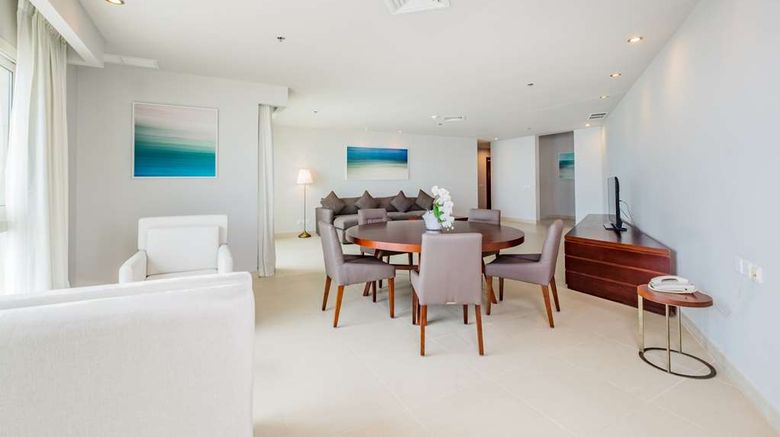 <b>Radisson Blu Resort Fujairah Suite</b>. Images powered by <a href="https://iceportal.shijigroup.com/" title="IcePortal" target="_blank">IcePortal</a>.
