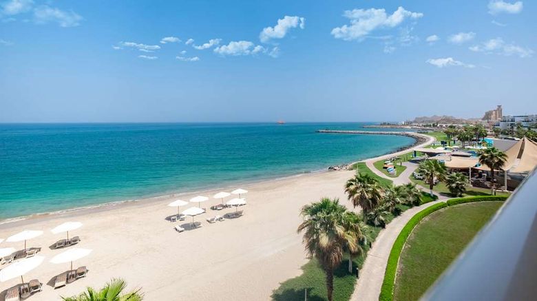 <b>Radisson Blu Resort Fujairah Pool</b>. Images powered by <a href="https://iceportal.shijigroup.com/" title="IcePortal" target="_blank">IcePortal</a>.