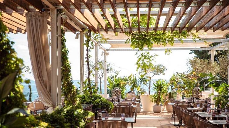 <b>Radisson Blu Resort & Spa, Split Restaurant</b>. Images powered by <a href="https://iceportal.shijigroup.com/" title="IcePortal" target="_blank">IcePortal</a>.