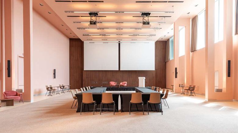 <b>Radisson Blu Resort & Spa, Split Meeting</b>. Images powered by <a href="https://iceportal.shijigroup.com/" title="IcePortal" target="_blank">IcePortal</a>.