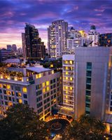Radisson Suites Bangkok Sukhumvit