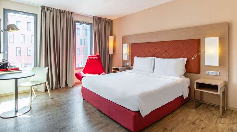 <b>Radisson Blu Hotel Toulouse Airport Room</b>. Images powered by <a href="https://iceportal.shijigroup.com/" title="IcePortal" target="_blank">IcePortal</a>.