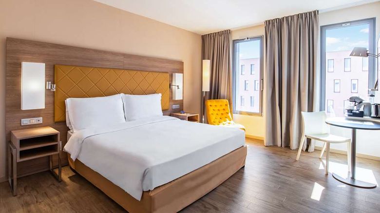 <b>Radisson Blu Hotel Toulouse Airport Room</b>. Images powered by <a href="https://iceportal.shijigroup.com/" title="IcePortal" target="_blank">IcePortal</a>.