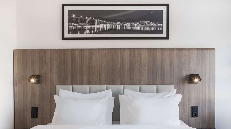 <b>Radisson Blu Hotel, Tromso Suite</b>. Images powered by <a href="https://iceportal.shijigroup.com/" title="IcePortal" target="_blank">IcePortal</a>.