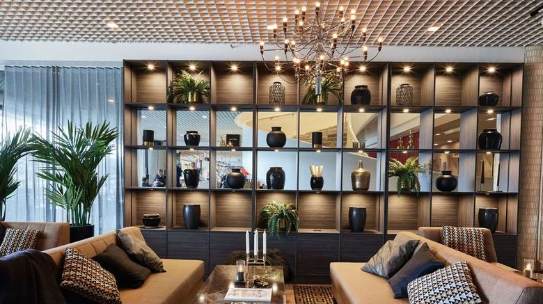 <b>Radisson Blu Marina Palace Hotel Lobby</b>. Images powered by <a href="https://iceportal.shijigroup.com/" title="IcePortal" target="_blank">IcePortal</a>.