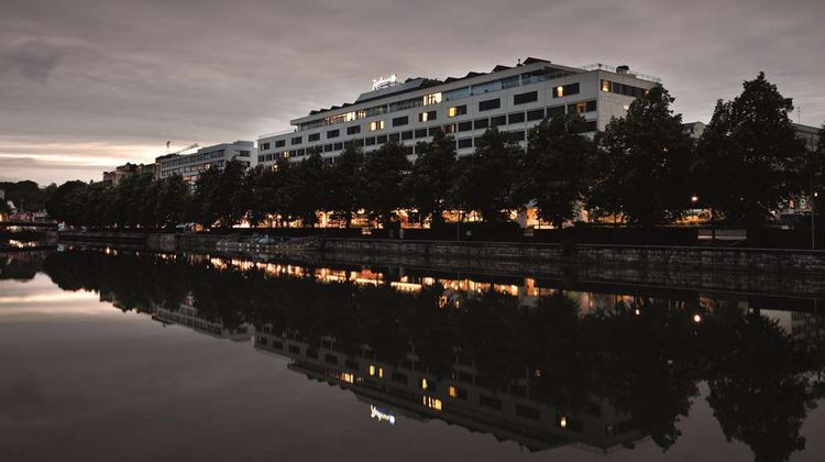 Radisson Blu Marina Palace Hotel Exterior
