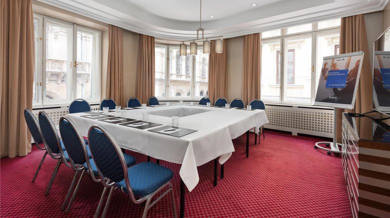 <b>Radisson Blu Style Hotel Vienna Meeting</b>. Images powered by <a href="https://iceportal.shijigroup.com/" title="IcePortal" target="_blank">IcePortal</a>.