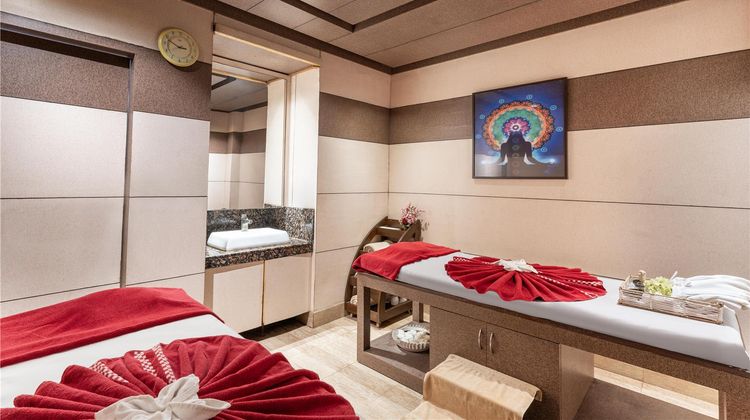 Country Inn & Suites Sahibabad Spa