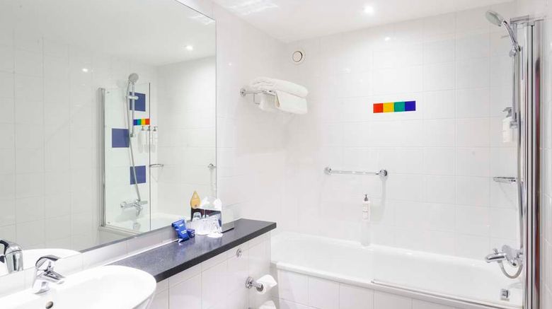 <b>Park Inn By Radisson Aberdeen Room</b>. Images powered by <a href="https://iceportal.shijigroup.com/" title="IcePortal" target="_blank">IcePortal</a>.