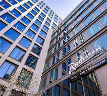 Radisson Hotel Brussels Centre Midi Exterior