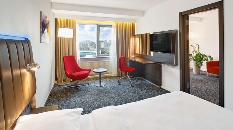 Park Inn by Radisson Kyiv Troyitska Suite