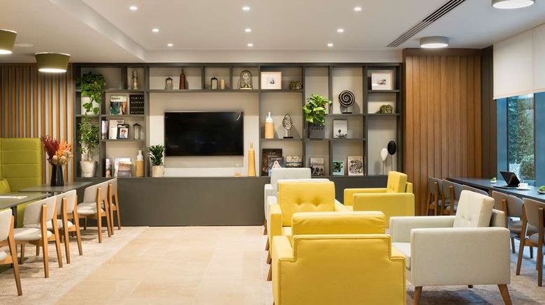 <b>Park Inn By Radisson Istanbul Atasehir Lobby</b>. Images powered by <a href="https://iceportal.shijigroup.com/" title="IcePortal" target="_blank">IcePortal</a>.