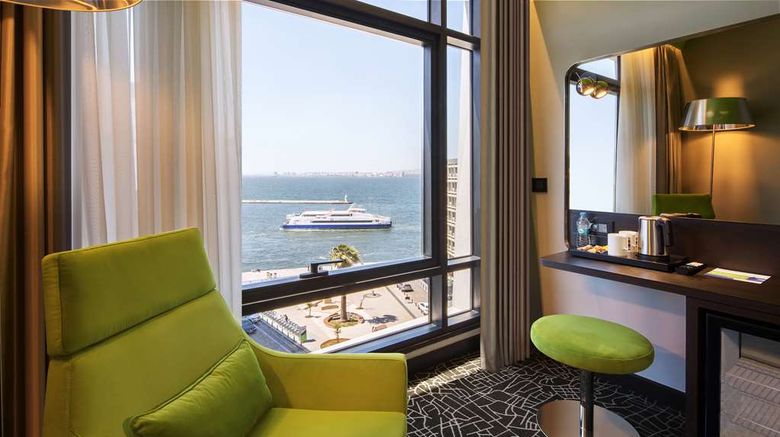 <b>Park Inn by Radisson Izmir Room</b>. Images powered by <a href="https://iceportal.shijigroup.com/" title="IcePortal" target="_blank">IcePortal</a>.
