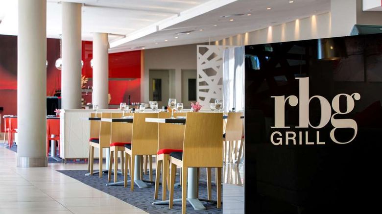 <b>Park Inn Sandton Restaurant</b>. Images powered by <a href="https://iceportal.shijigroup.com/" title="IcePortal" target="_blank">IcePortal</a>.
