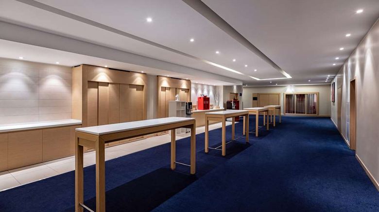 <b>Cosmos Saint-Petersburg Pribaltiyskaya Hotel Recreation</b>. Images powered by <a href="https://iceportal.shijigroup.com/" title="IcePortal" target="_blank">IcePortal</a>.