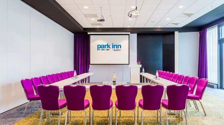 <b>Park Inn by Radisson Lille Grand Stade Meeting</b>. Images powered by <a href="https://iceportal.shijigroup.com/" title="IcePortal" target="_blank">IcePortal</a>.