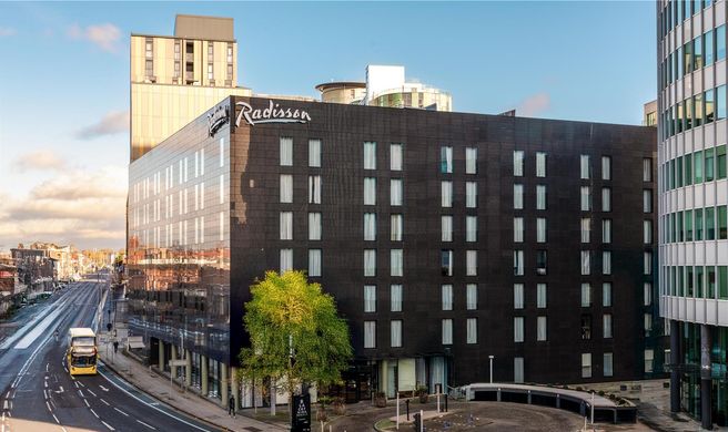Radisson Hotel Manchester City Centre Exterior