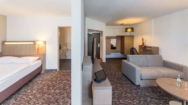 <b>Park Inn By Radisson Goettingen Room</b>. Images powered by <a href="https://iceportal.shijigroup.com/" title="IcePortal" target="_blank">IcePortal</a>.
