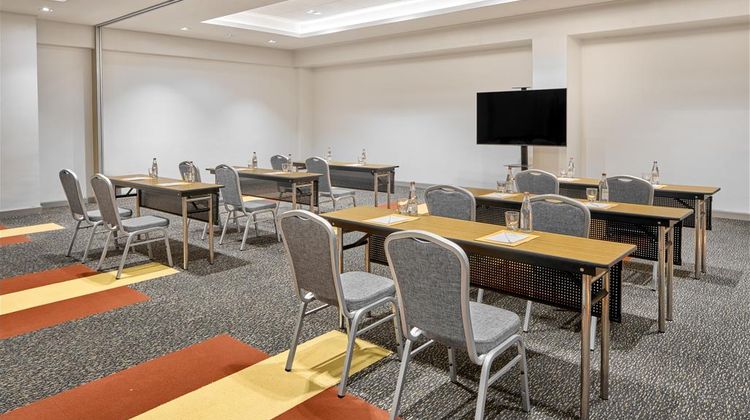 Park Inn by Radisson Clark Meeting