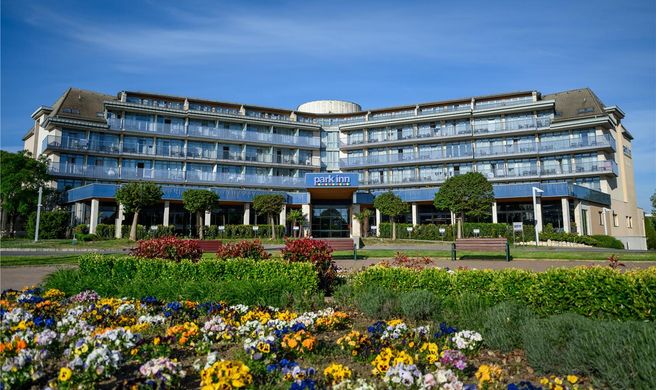 Park Inn by Radisson Sarvar Exterior