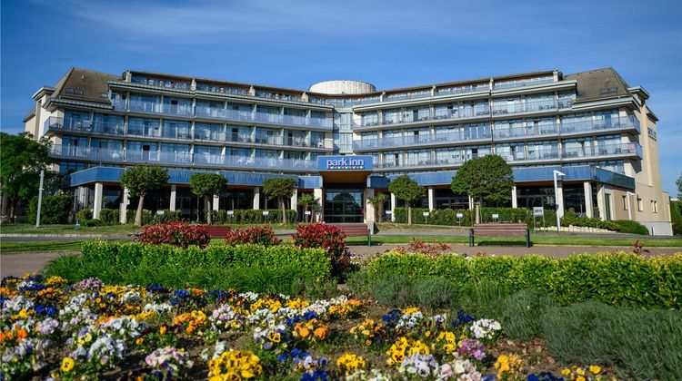 Park Inn by Radisson Sarvar Exterior