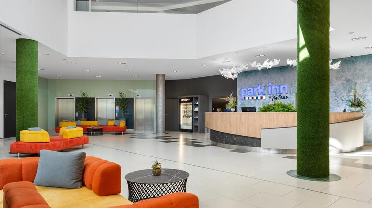 Park Inn by Radisson Sarvar Lobby
