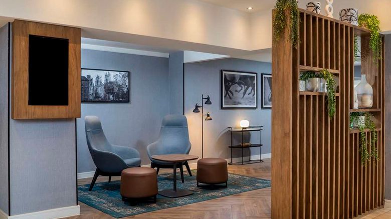 <b>Radisson Hotel York Lobby</b>. Images powered by <a href="https://iceportal.shijigroup.com/" title="IcePortal" target="_blank">IcePortal</a>.
