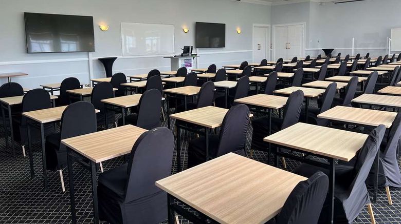 <b>Park Inn Hotel Shannon Airport Meeting</b>. Images powered by <a href="https://iceportal.shijigroup.com/" title="IcePortal" target="_blank">IcePortal</a>.