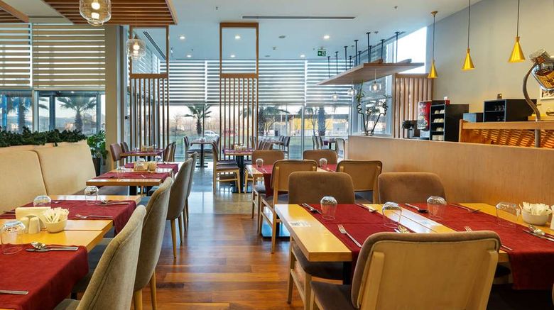 <b>Park Inn by Radisson Samsun Restaurant</b>. Images powered by <a href="https://iceportal.shijigroup.com/" title="IcePortal" target="_blank">IcePortal</a>.