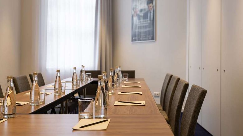 <b>Cosmos Yekaterinburg Hotel Meeting</b>. Images powered by <a href="https://iceportal.shijigroup.com/" title="IcePortal" target="_blank">IcePortal</a>.