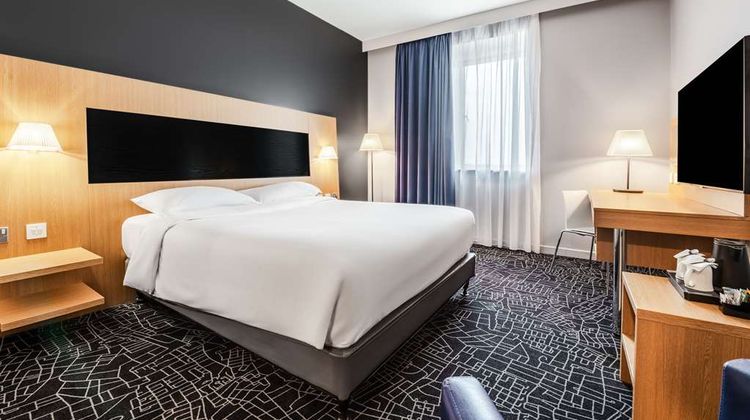 Park Inn Peterborough Room