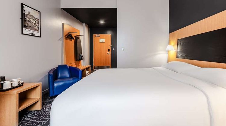 Park Inn Peterborough Room