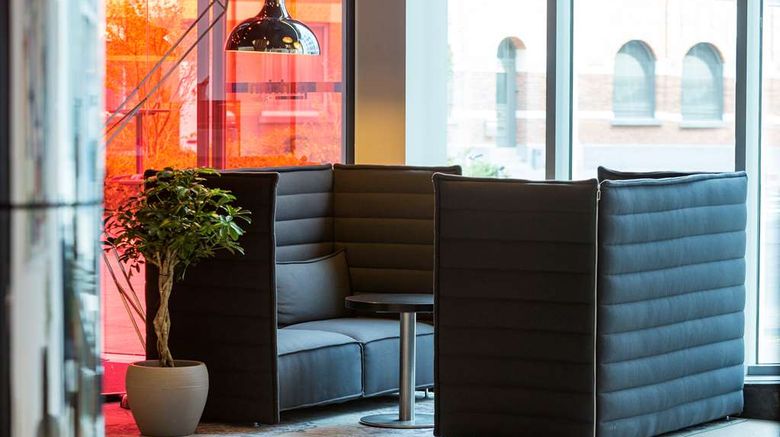 <b>Park Inn by Radisson Leuven Lobby</b>. Images powered by <a href="https://iceportal.shijigroup.com/" title="IcePortal" target="_blank">IcePortal</a>.