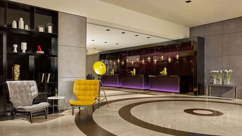 <b>Park Plaza Victoria London Lobby</b>. Images powered by <a href="https://iceportal.shijigroup.com/" title="IcePortal" target="_blank">IcePortal</a>.