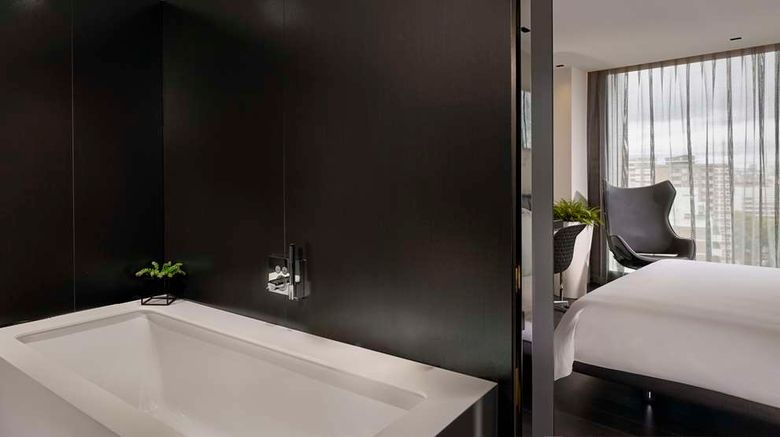 <b>Park Plaza London Waterloo Suite</b>. Images powered by <a href="https://iceportal.shijigroup.com/" title="IcePortal" target="_blank">IcePortal</a>.