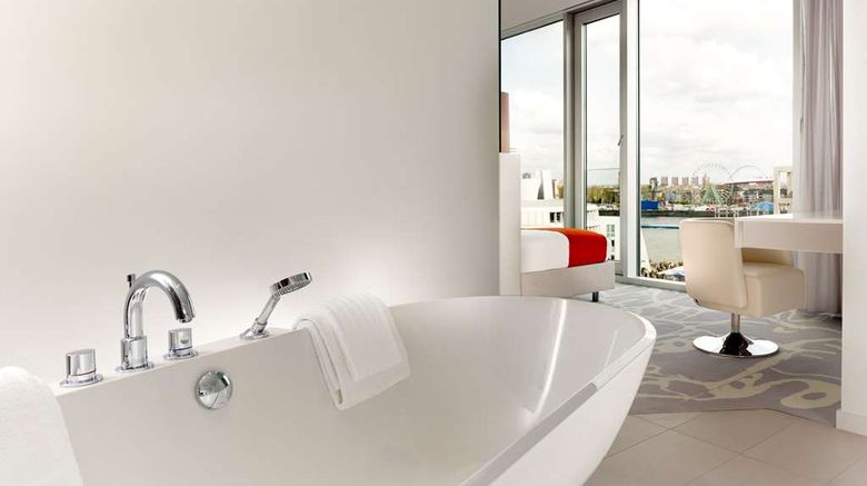 <b>Art'otel Cologne By Park Plaza Suite</b>. Images powered by <a href="https://iceportal.shijigroup.com/" title="IcePortal" target="_blank">IcePortal</a>.