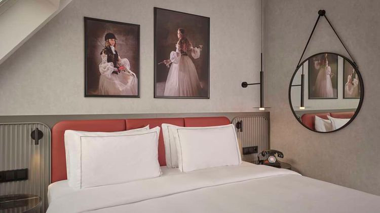 Radisson RED Berlin Kudamm Room