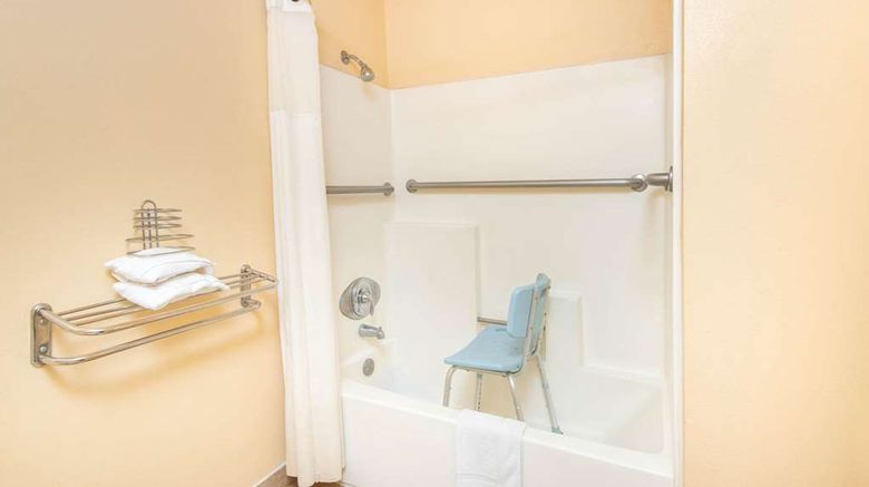 <b>Travelodge by Wyndham Kingman Room</b>. Images powered by <a href="https://iceportal.shijigroup.com/" title="IcePortal" target="_blank">IcePortal</a>.