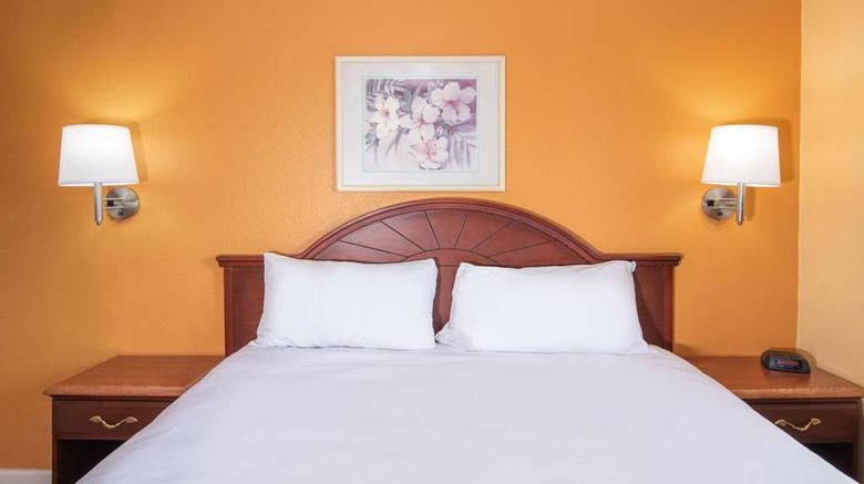 <b>Travelodge by Wyndham Kingman Room</b>. Images powered by <a href="https://iceportal.shijigroup.com/" title="IcePortal" target="_blank">IcePortal</a>.