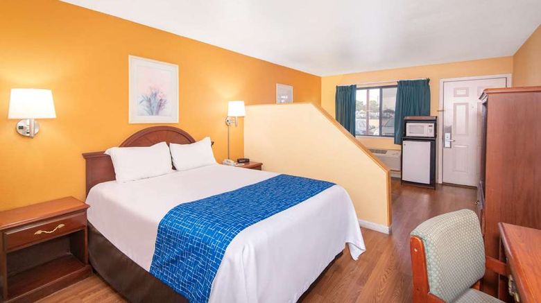 <b>Travelodge by Wyndham Kingman Room</b>. Images powered by <a href="https://iceportal.shijigroup.com/" title="IcePortal" target="_blank">IcePortal</a>.