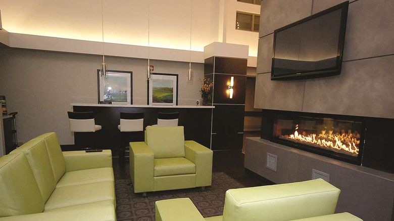 <b>Homesuites Regina East Lobby</b>. Images powered by <a href="https://iceportal.shijigroup.com/" title="IcePortal" target="_blank">IcePortal</a>.